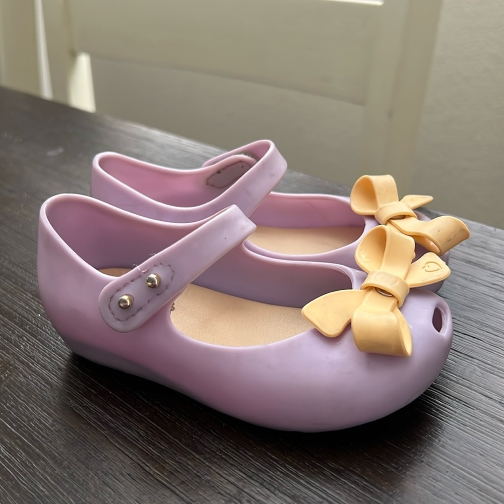 Mini Melissa Size 7 Lavender and Yellow Bow